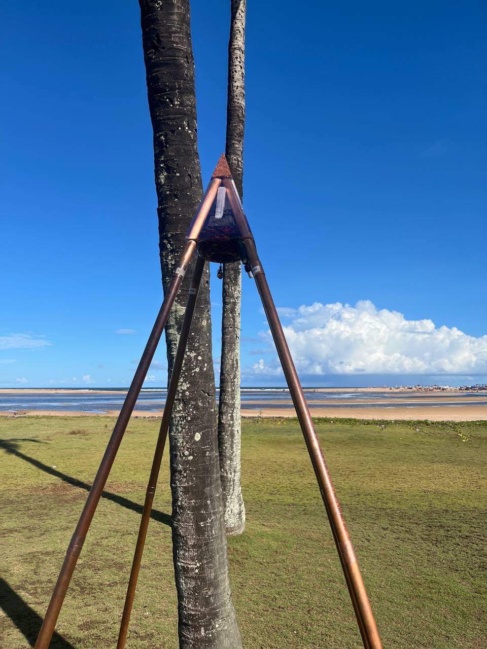 piramide para meditacao com torus em orgonite 3 metros com estrutura de tubos de cobre